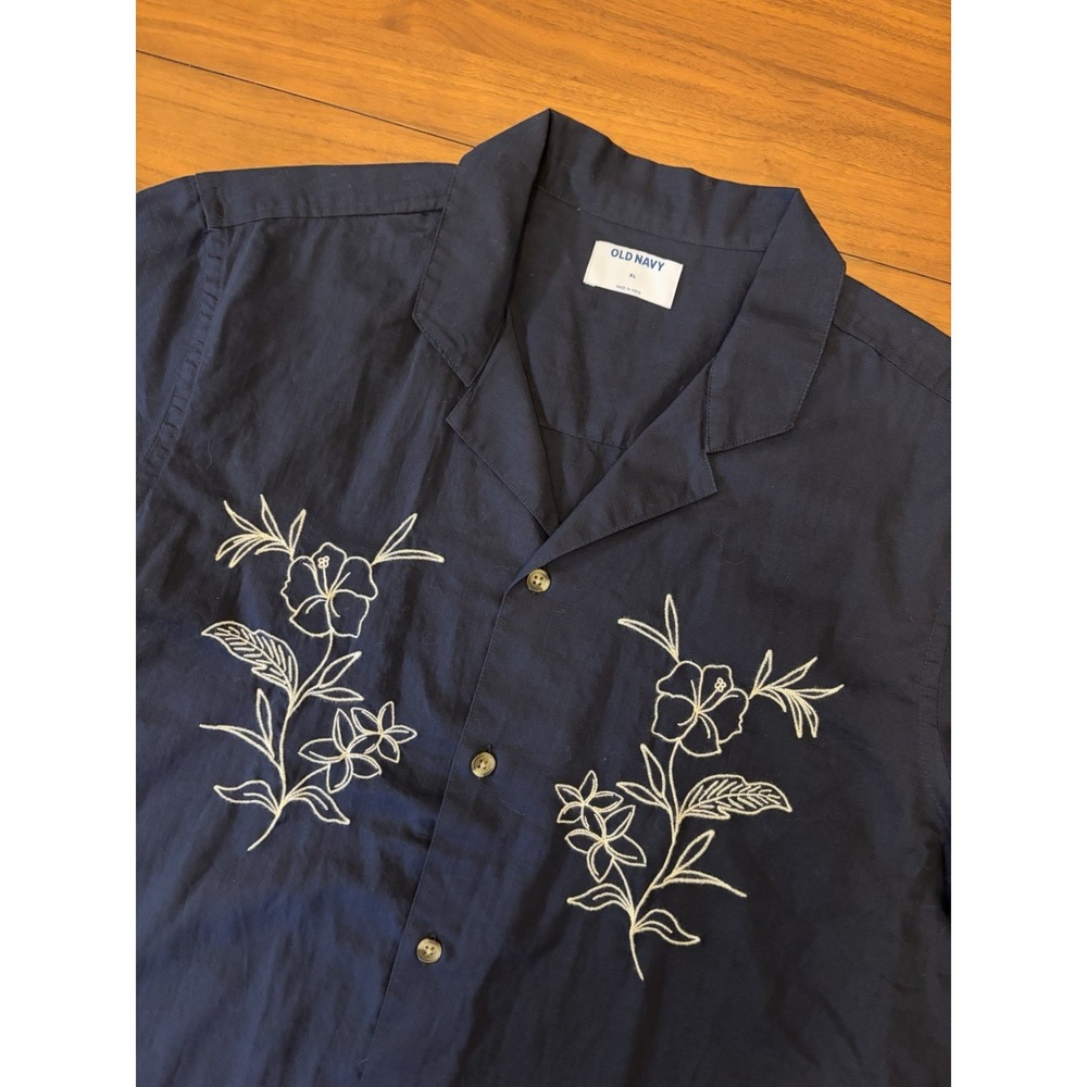 NEW Old Navy Short Sleeve Camp Collar Shirt Mens XL Embroidered Floral Blue NWT
